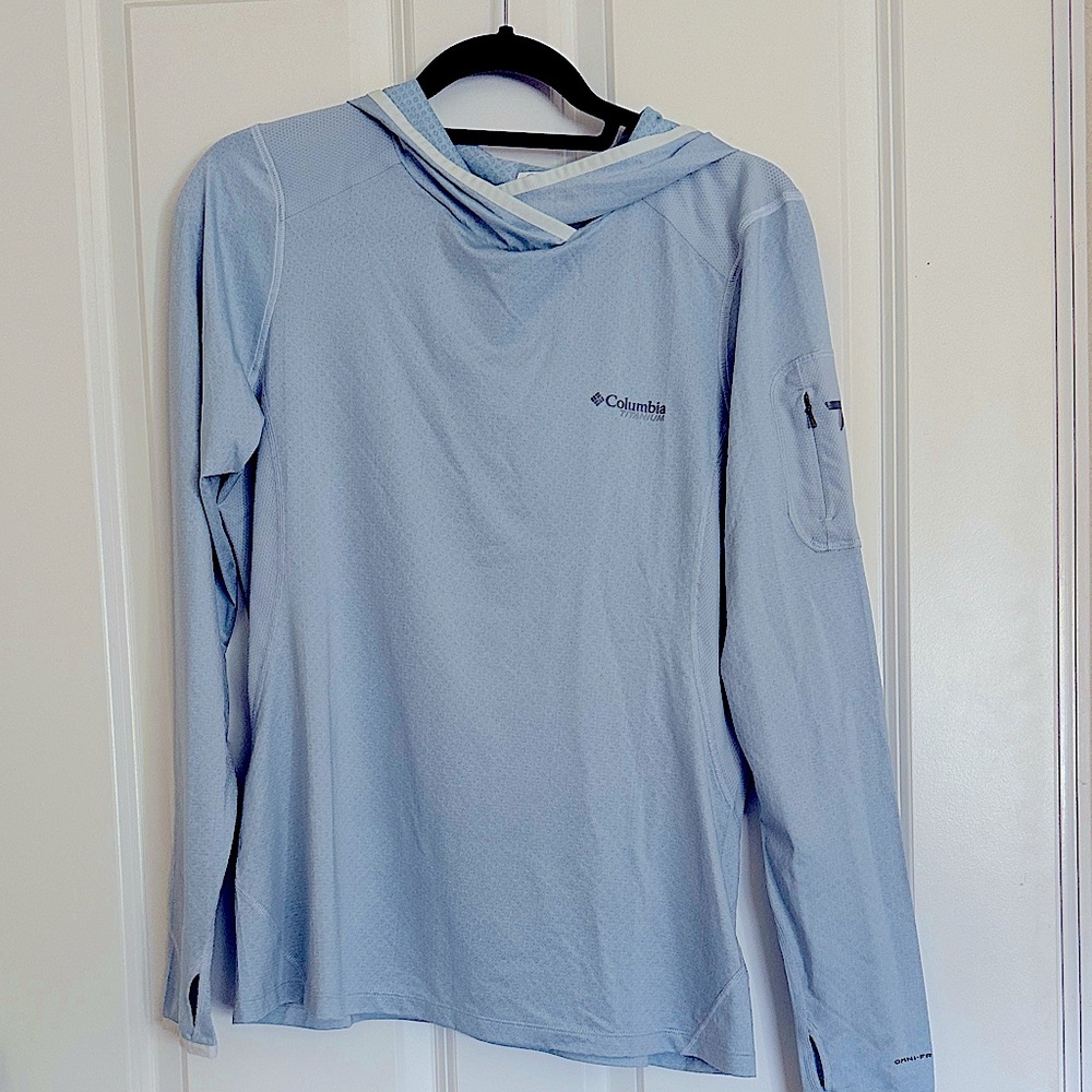 NWT Columbia women’s Omni-Freeze Zero hooded top, pale blue,